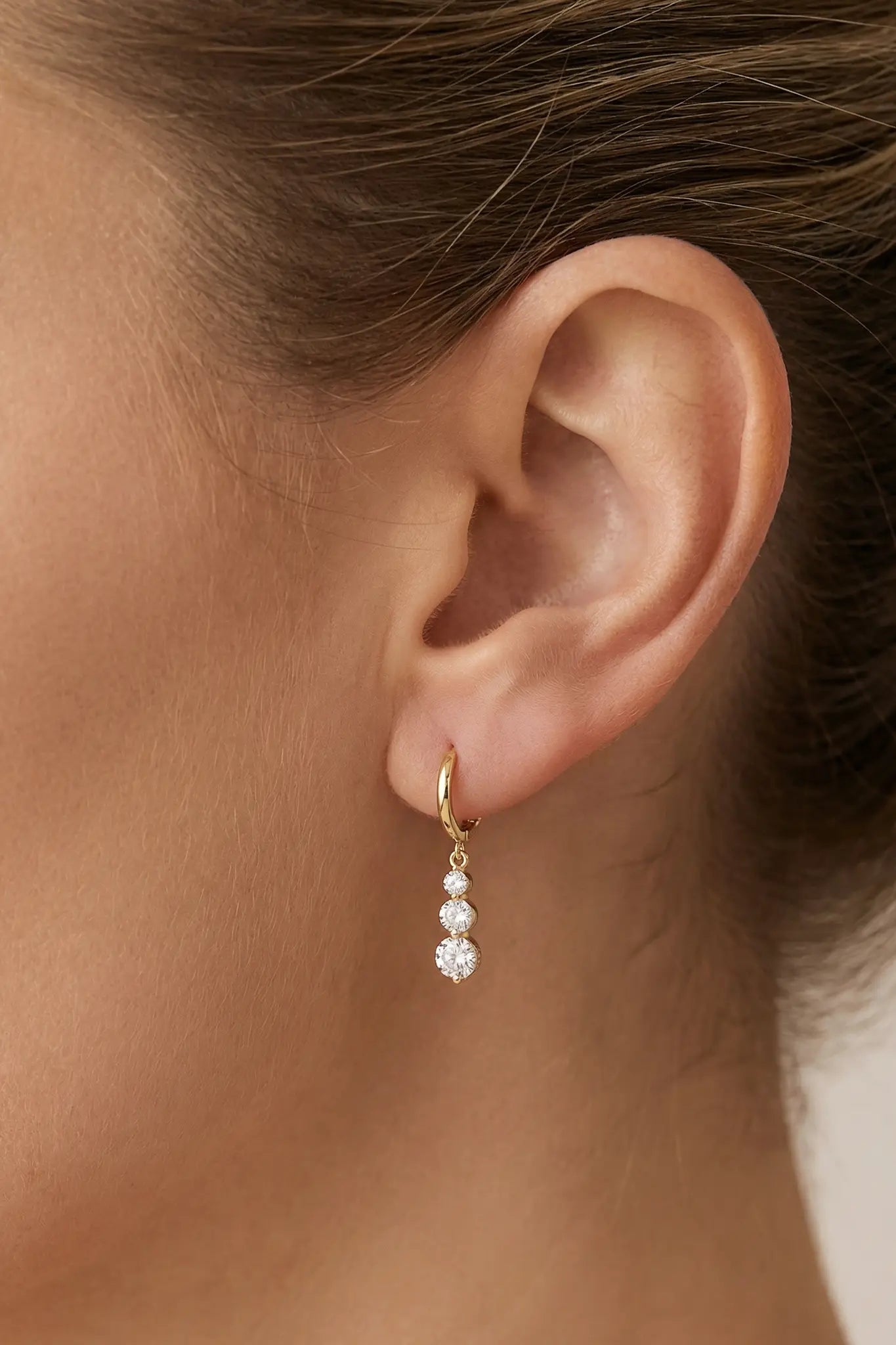 Cercei Argint Crystal Sway Hoop LisaConcept