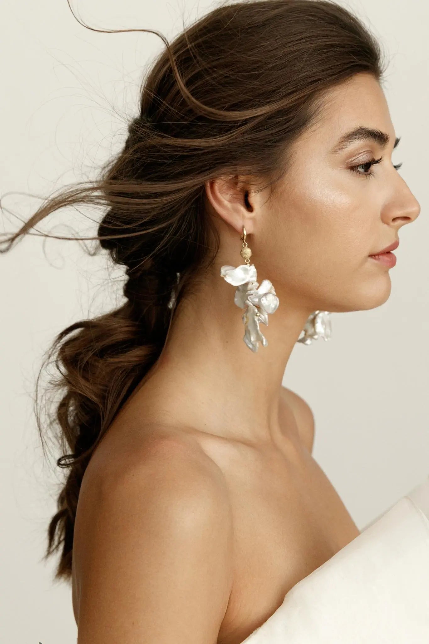 Cercei Aur White Keshi Pearls LisaConcept