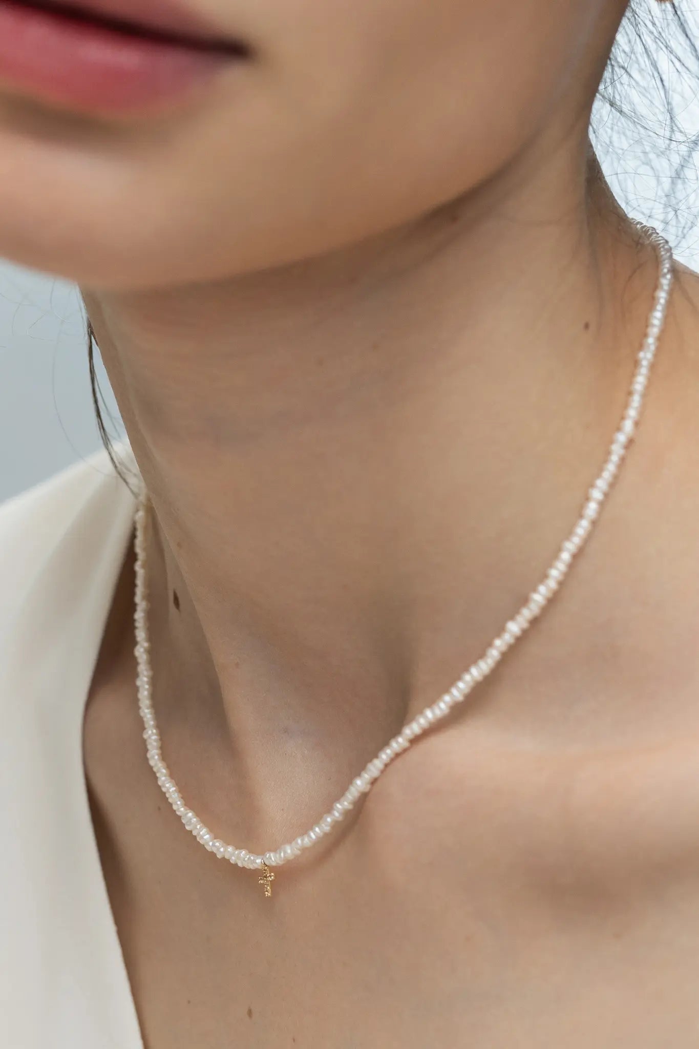 Colier Aur Organic Pearls&Paved Cross Lisa&Co.